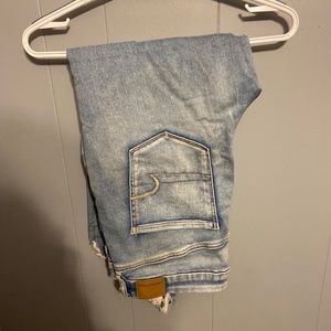 Distressed Capri